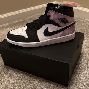 Air Jordan 1 Mid SE